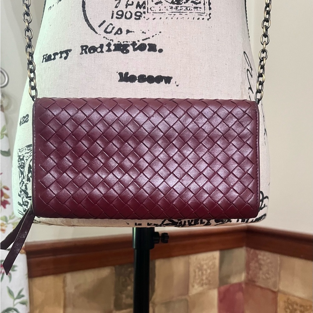 EUC Bottega Veneta Wallet with Certificate of Authenticity - Picture 2 of 15